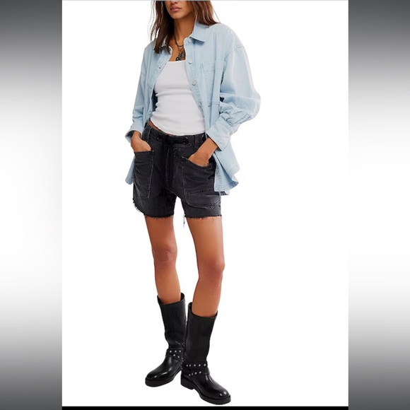 Free People NWOT Ashley Denim Shirt Size Medium in Classic Blue Wash - Picture 5 of 16